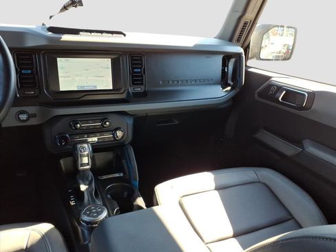 Used 2022 Ford Bronco Black Diamond image 10