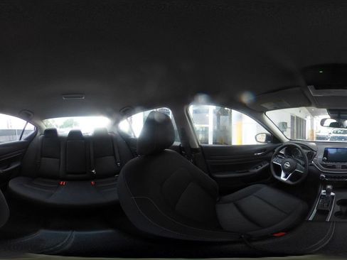 Used 2025 Nissan Altima 2.5 SV FWD image 42