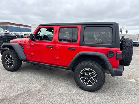 Used 2024 Jeep Wrangler Unlimited Rubicon AWD/4WD image 7