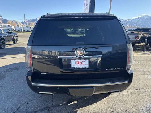 Used 2013 Cadillac Escalade Premium image 7