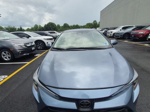 Used 2024 Toyota Corolla LE FWD image 2
