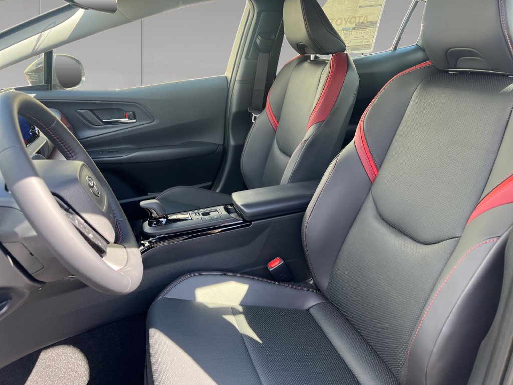 New 2027 Toyota Prius Plug-In Hybrid FWD image 11