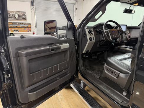 Used 2014 Ford F250 Lariat w/ Lariat Ultimate Package AWD/4WD image 12