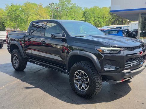 Used 2024 Chevrolet Colorado ZR2 w/ ZR2 Convenience Package III AWD/4WD image 6