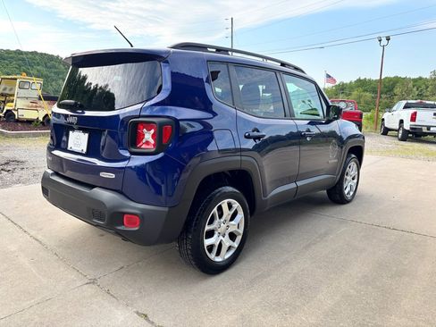 Used 2016 Jeep Renegade Latitude AWD/4WD image 4