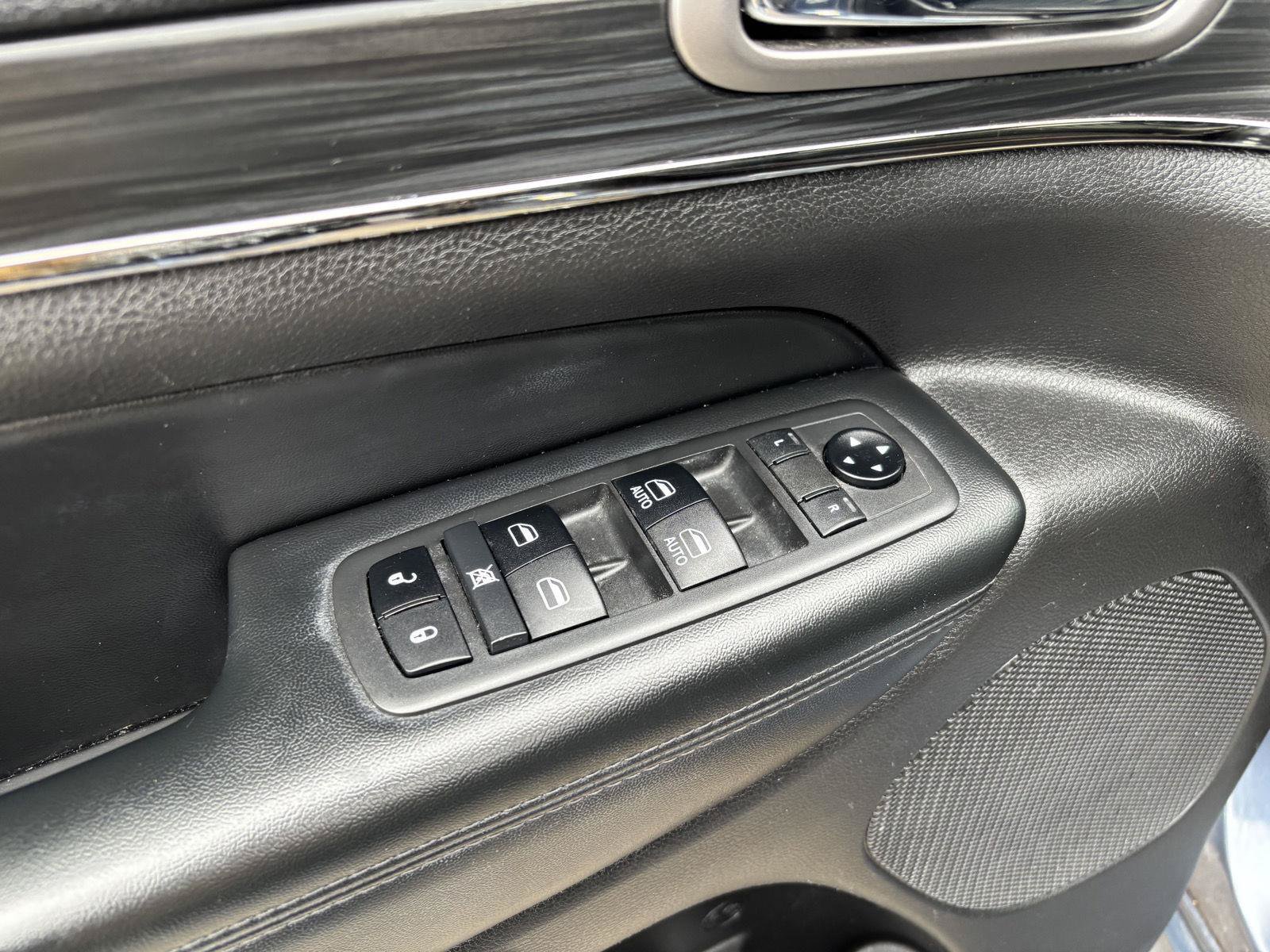 Used 2019 Jeep Grand Cherokee Limited X AWD/4WD image 11