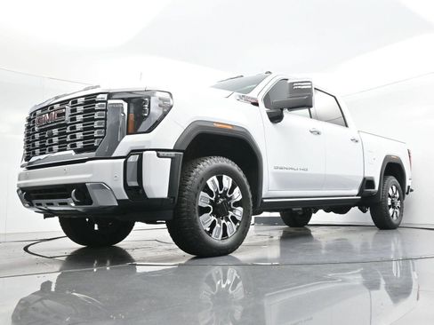 Used 2026 GMC Sierra 3500 Denali w/ Denali Reserve Package AWD/4WD image 46