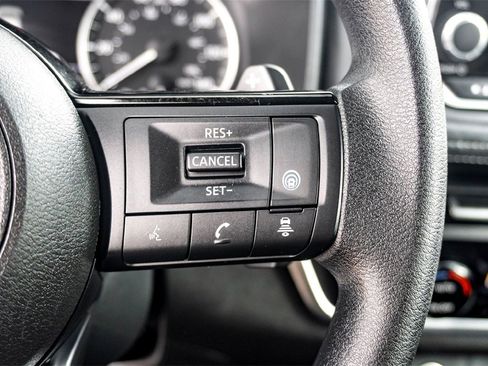 Used 2023 Nissan Rogue SV image 20