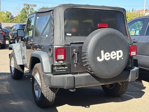 Used 2018 Jeep Wrangler Sport AWD/4WD image 4