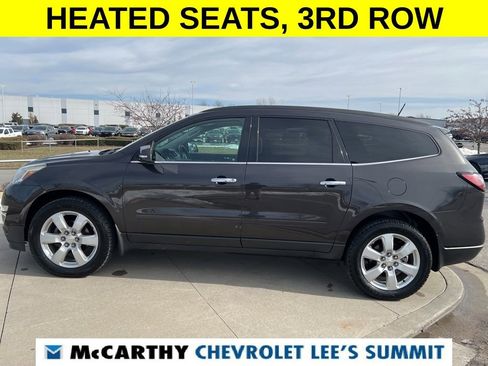 Used 2017 Chevrolet Traverse LT w/ Style and Technology Package image 5