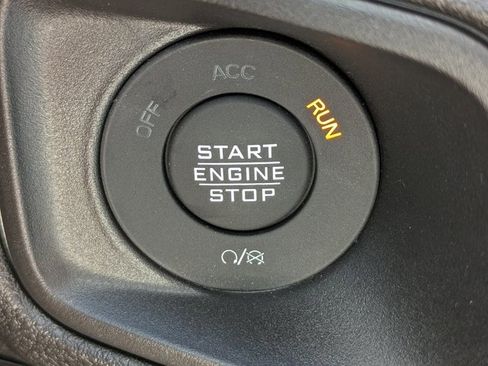 New 2025 Jeep Gladiator Sport image 29