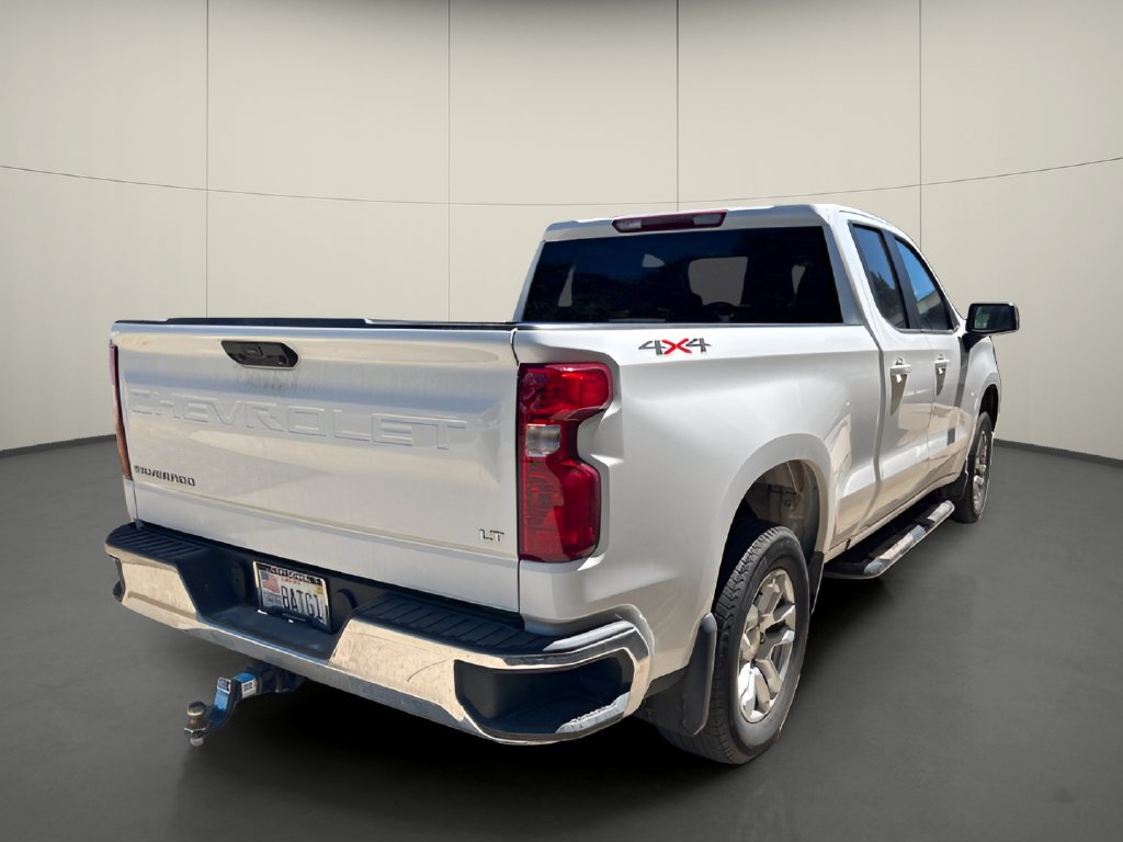 Used 2023 Chevrolet Silverado 1500 LT AWD/4WD image 3