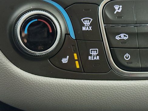 Used 2024 Chevrolet Equinox LT image 18