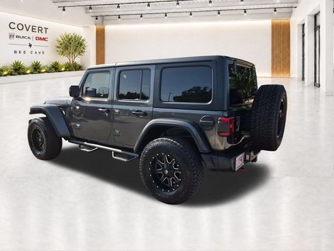 Used 2018 Jeep Wrangler Unlimited Rubicon AWD/4WD image 11