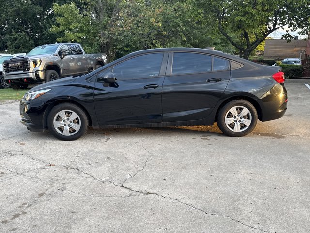 Used 2018 Chevrolet Cruze LS FWD image 3