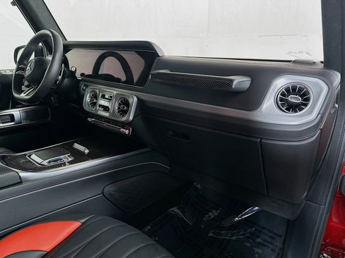 Certified 2025 Mercedes-Benz G 63 AMG 4MATIC image 31
