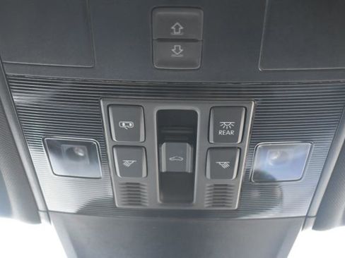 Used 2022 Volkswagen Tiguan SE R-Line FWD image 29