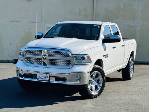Used 2018 RAM 1500 Laramie AWD/4WD image 4