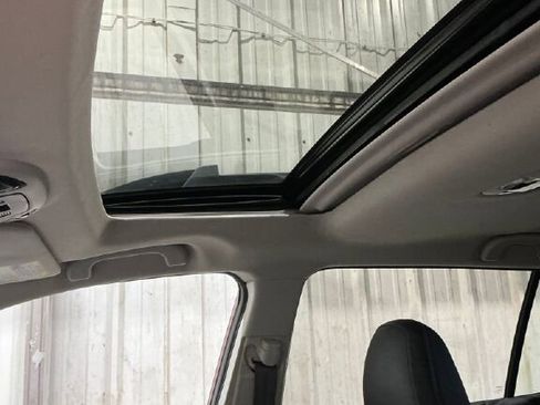 Used 2020 Subaru Outback Limited image 6