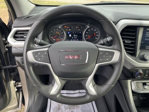 Used 2023 GMC Acadia SLE w/ Driver Convenience Package image 14