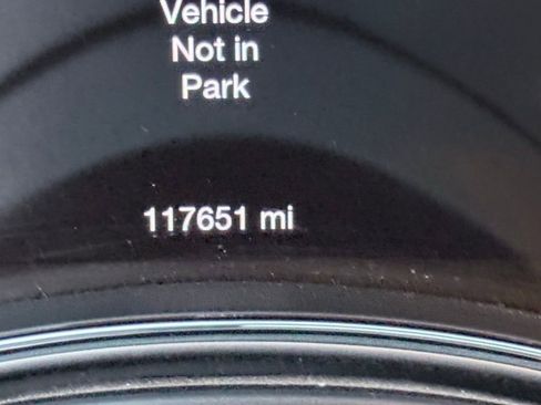 Used 2019 Jeep Grand Cherokee Limited w/ Luxury Group II image 17