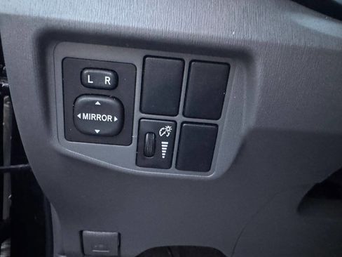 Used 2010 Toyota Prius Three image 12