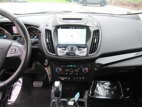 Used 2018 Ford Escape Titanium image 21