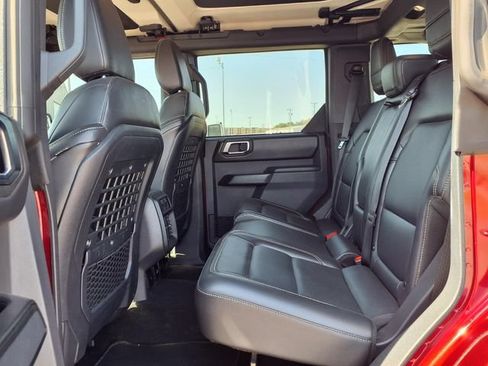 Used 2025 Ford Bronco Badlands AWD/4WD image 14