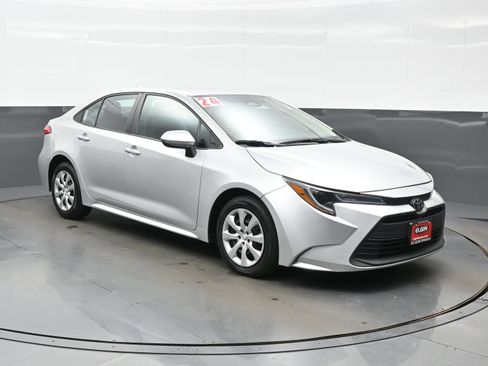 Used 2024 Toyota Corolla LE FWD image 8