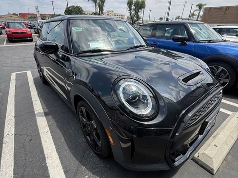 Used 2023 MINI Cooper S w/ Driver Assistance Package FWD image 3