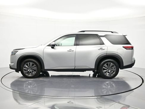 Certified 2024 Nissan Pathfinder SV FWD image 8
