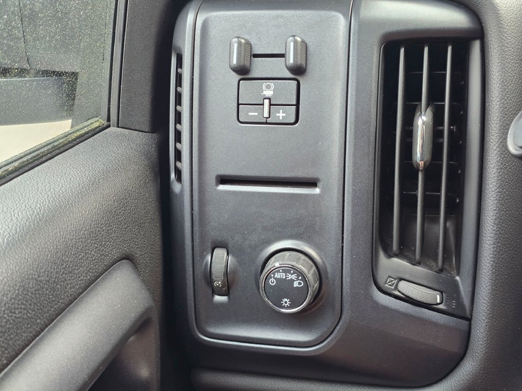 Used 2018 GMC Sierra 2500 2WD Double Cab w/ Sierra Convenience Package image 17
