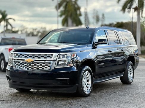 Used 2017 Chevrolet Suburban LT image 1
