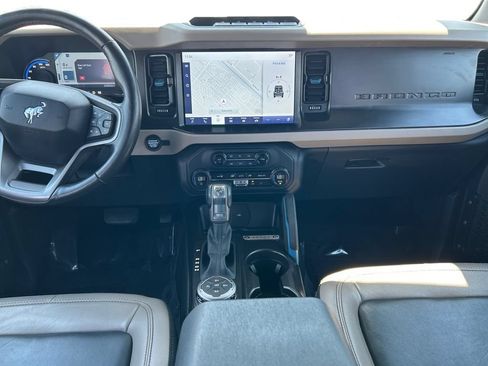 Used 2023 Ford Bronco Wildtrak AWD/4WD image 12