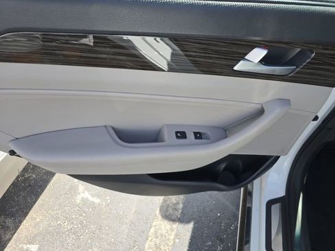 Used 2015 Hyundai Sonata Limited w/ Option Group 05 image 10
