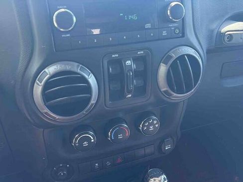 Used 2014 Jeep Wrangler Unlimited Sport w/ Quick Order Package 24S AWD/4WD image 7
