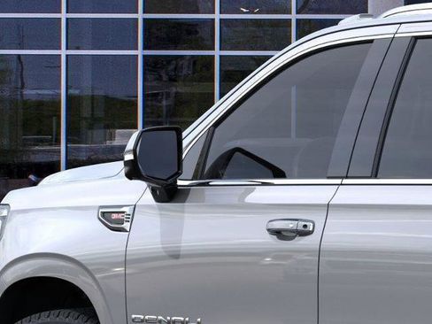 New 2026 GMC Yukon XL Denali w/ Denali Reserve Package image 12