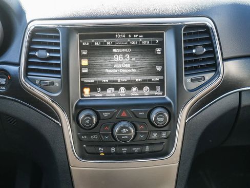 Used 2017 Jeep Grand Cherokee Limited image 11