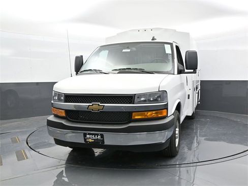New 2025 Chevrolet Express 3500 w/ Power Convenience Package image 2