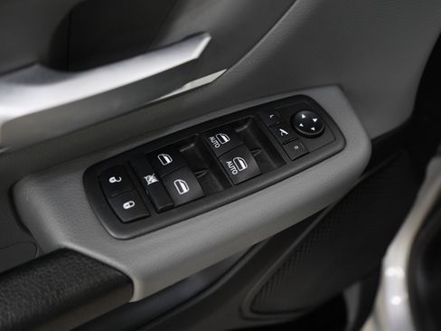 Used 2019 RAM 1500 Big Horn AWD/4WD image 18