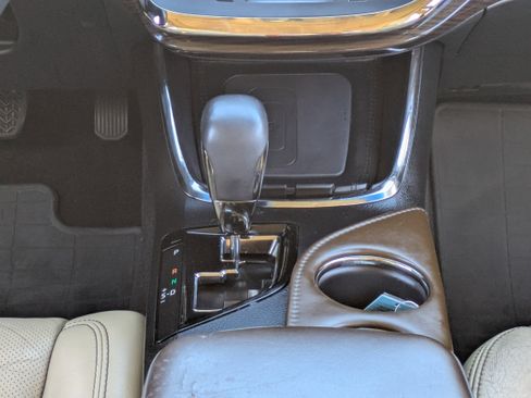 Used 2014 Toyota Avalon Limited image 19