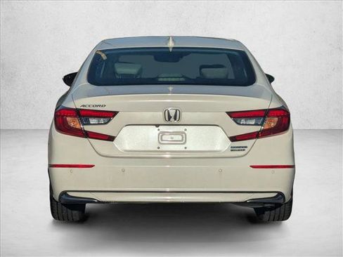 Used 2020 Honda Accord Touring image 7