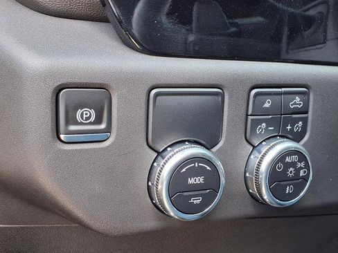 Used 2025 GMC Sierra 1500 SLT image 14
