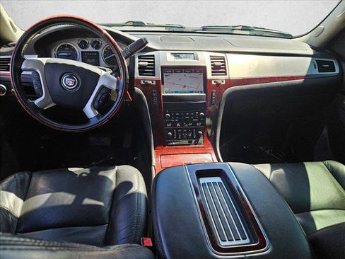 Used 2012 Cadillac Escalade Premium image 19