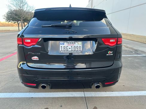 Used 2019 Jaguar F-PACE S image 10