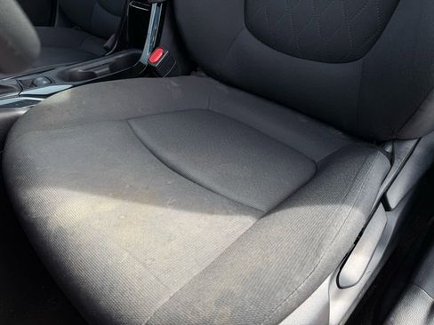 Used 2021 Toyota Corolla LE image 21