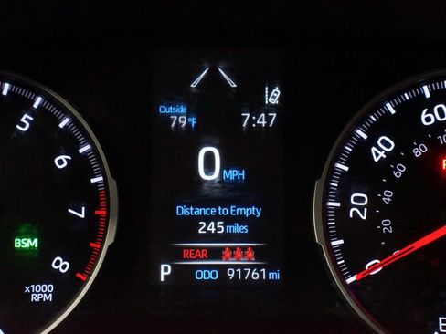 Used 2022 Toyota RAV4 XLE AWD/4WD image 16