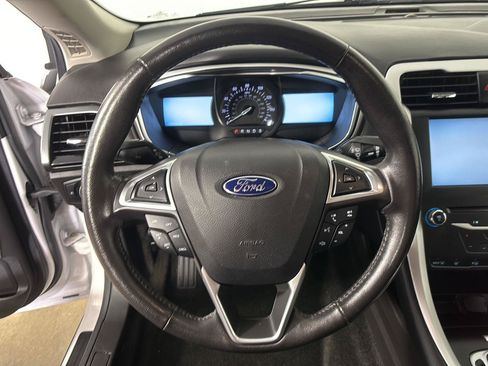 Used 2015 Ford Fusion SE FWD image 29
