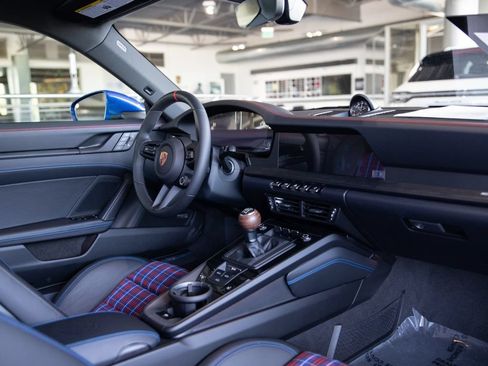 Certified 2026 Porsche 911 Carrera T RWD image 28