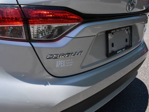 Used 2021 Toyota Corolla LE FWD image 28